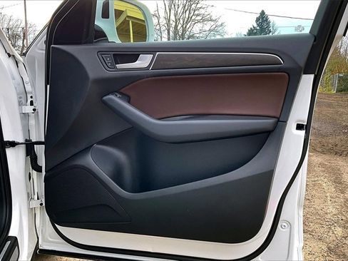 Used 2015 Audi Q5 2.0T Premium Plus w/ Technology Package image 24