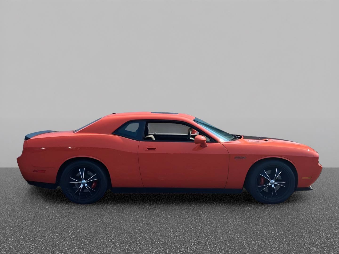 Used 2009 Dodge Challenger SRT8 w/ SRT Option Group II RWD image 7
