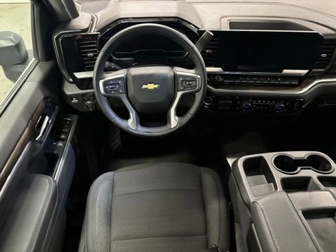 Used 2025 Chevrolet Silverado 2500 LT w/ Convenience Package AWD/4WD image 12