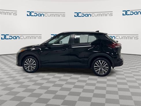 Used 2021 Nissan Kicks SV image 5
