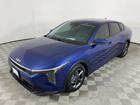 Used 2025 Kia K4 FWD image 2