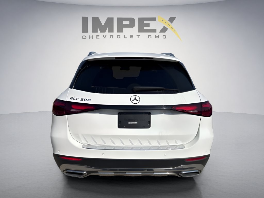 Used 2023 Mercedes-Benz GLC 300 image 3