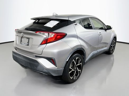 Used 2018 Toyota C-HR XLE FWD image 4
