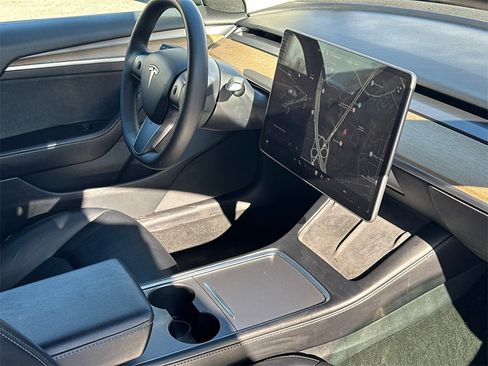 Used 2022 Tesla Model 3 image 6