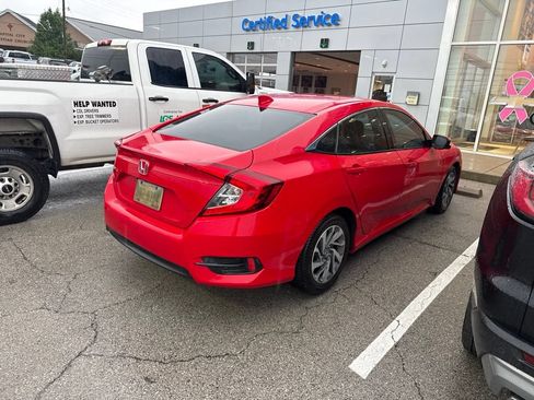 Used 2018 Honda Civic EX image 4