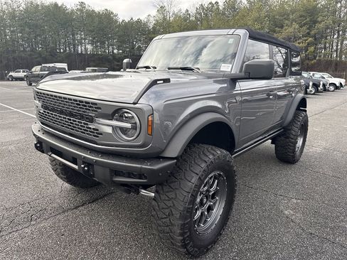 Used 2021 Ford Bronco Badlands image 3