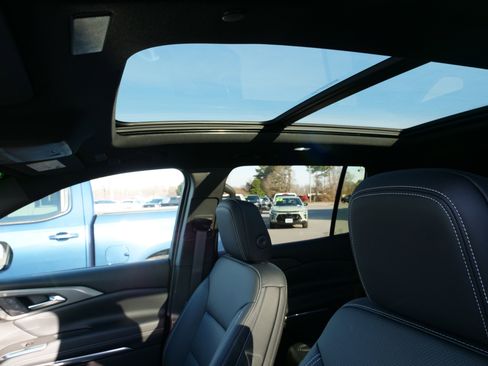 Certified 2026 Chevrolet Traverse LT w/ Sun and Wheel Package image 27