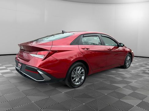 Certified 2024 Hyundai Elantra SEL image 7