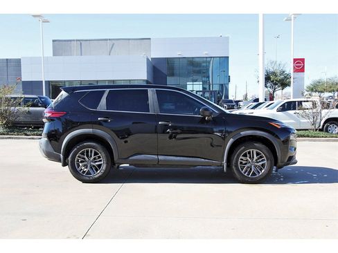 Used 2023 Nissan Rogue S image 7