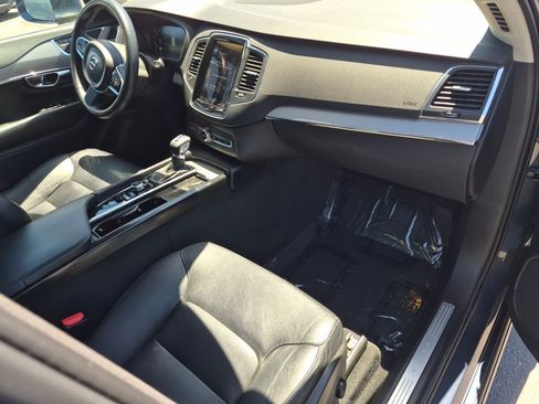 Used 2021 Volvo XC90 T5 Momentum w/ Climate Package AWD/4WD image 34