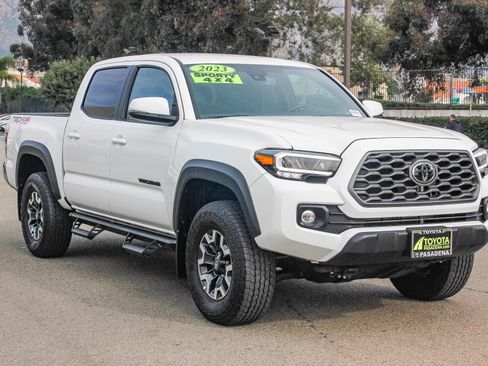 Used 2023 Toyota Tacoma TRD Off-Road image 3