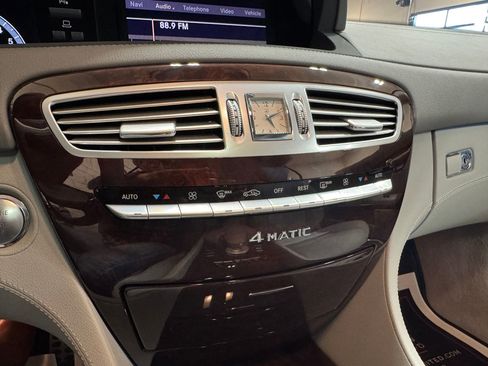 Used 2011 Mercedes-Benz CL 550 4MATIC image 37