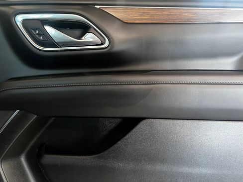 Used 2023 Chevrolet Suburban High Country w/ Advanced Technology Package image 34