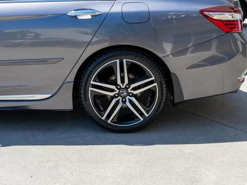 Used 2016 Honda Accord Touring image 33