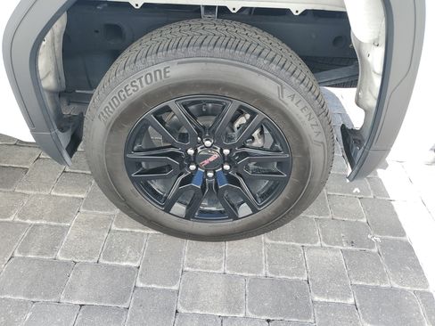 Certified 2025 GMC Sierra 1500 Elevation w/ LPO, Elevation Black Package image 8