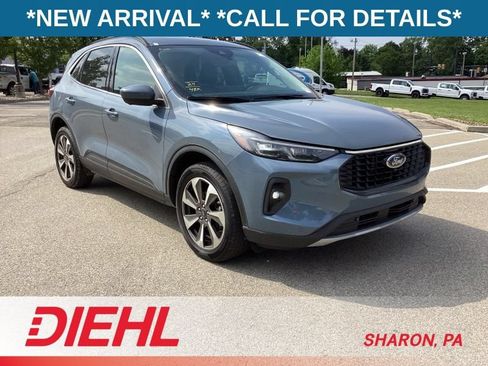 Used 2024 Ford Escape Platinum AWD/4WD image 1