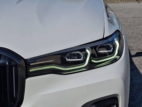 Used 2021 BMW X7 xDrive40i w/ Premium Package 2 AWD/4WD image 9