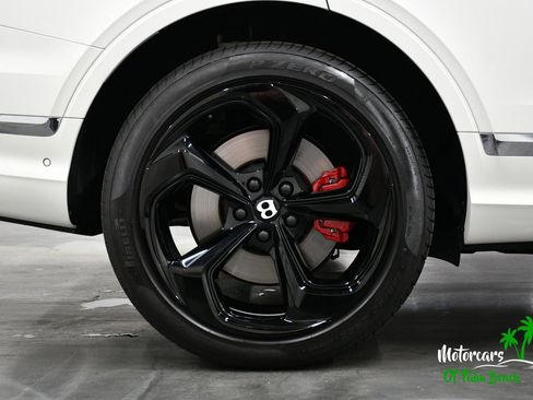 Used 2023 Bentley Bentayga AWD/4WD image 21
