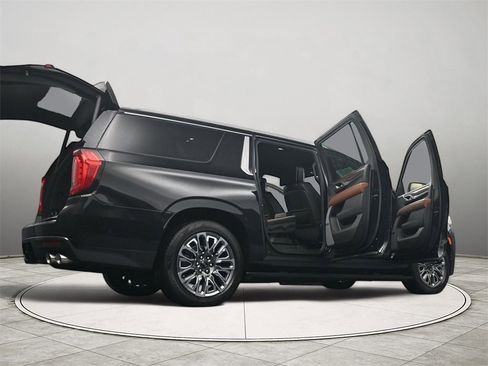 Used 2023 GMC Yukon XL Denali Ultimate image 34