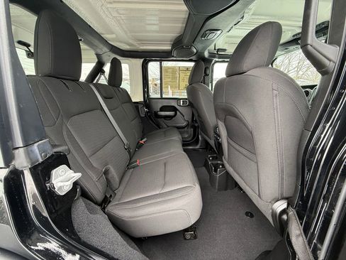 Used 2021 Jeep Wrangler Unlimited Sport S image 14