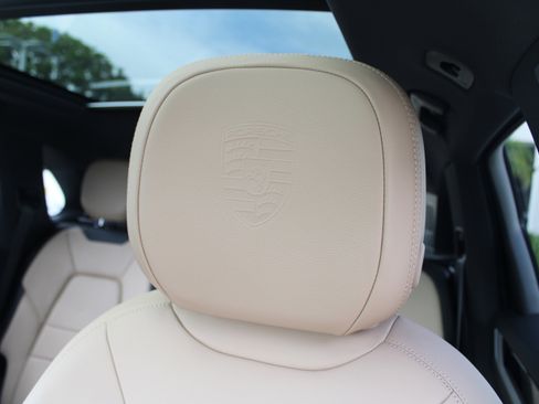 Certified 2026 Porsche Cayenne image 23