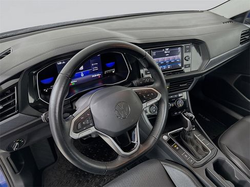 Used 2022 Volkswagen Jetta SE image 10