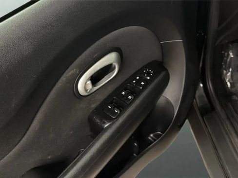 Used 2015 Kia Soul + FWD image 16