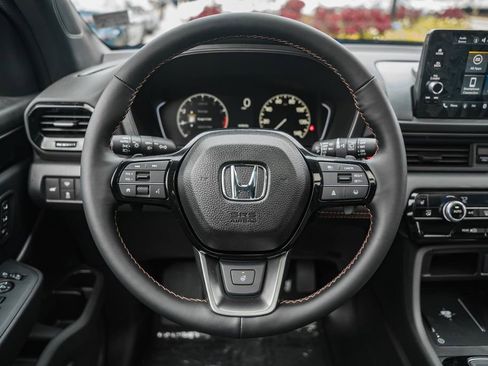 New 2025 Honda Pilot TrailSport image 30