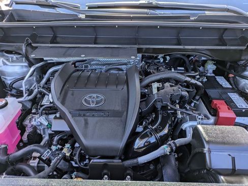 Used 2023 Toyota Highlander XLE image 25