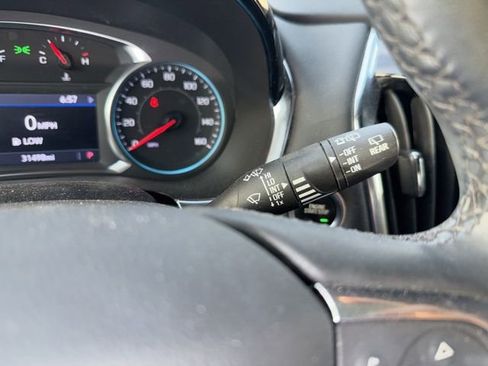 Used 2023 Chevrolet Traverse LT image 36