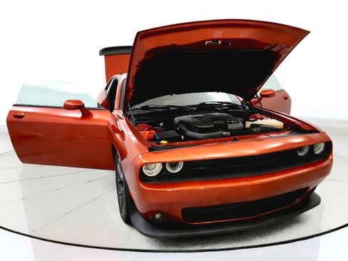 Used 2022 Dodge Challenger GT w/ Blacktop Package RWD image 9