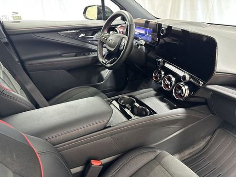 Used 2025 Chevrolet Blazer EV RS AWD/4WD image 27