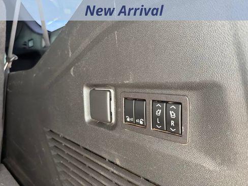 Used 2023 Chevrolet Suburban Premier AWD/4WD image 10