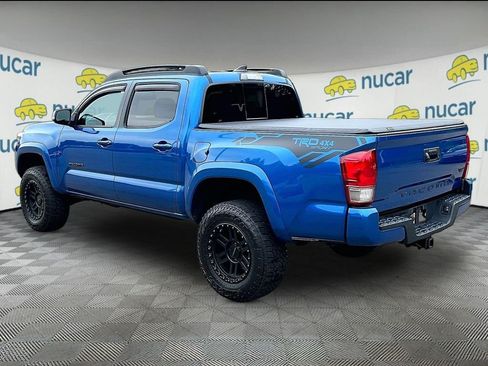 Used 2017 Toyota Tacoma TRD Sport w/ Tow Package (A/T) AWD/4WD image 5