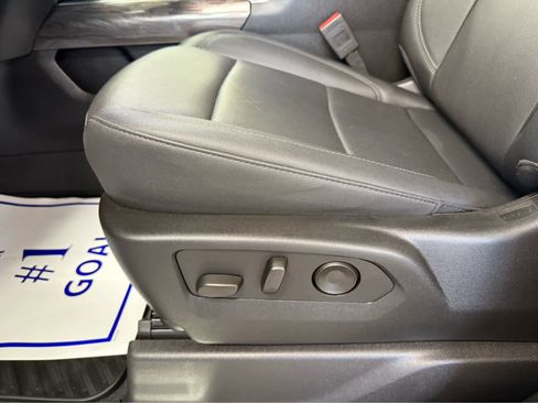 Used 2025 Chevrolet Silverado 3500 LTZ w/ LTZ Plus Package image 14