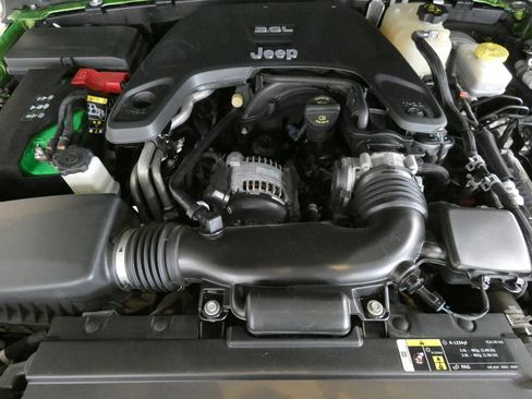 Used 2019 Jeep Wrangler Unlimited Sport AWD/4WD image 24