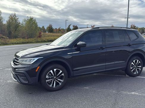 Used 2022 Volkswagen Tiguan S image 12