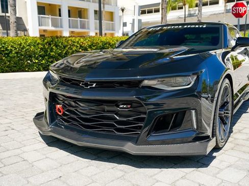 Used 2018 Chevrolet Camaro ZL1 RWD image 40
