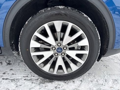 Certified 2022 Ford Escape Titanium w/ Class II Trailer Tow Package image 11