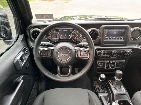 Used 2021 Jeep Wrangler Unlimited Sport image 24