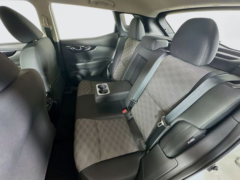 Used 2022 Nissan Rogue Sport SV image 25