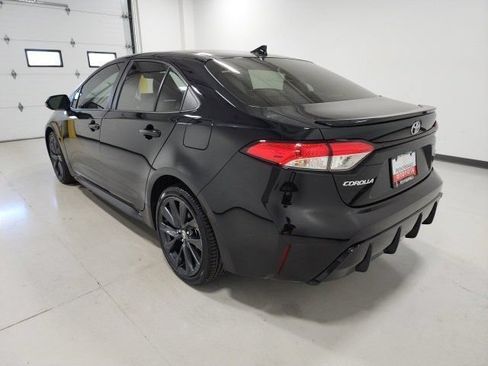 Used 2023 Toyota Corolla SE FWD image 9