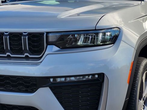 New 2026 Jeep Grand Cherokee Limited image 8