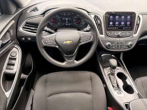 Used 2024 Chevrolet Malibu LT FWD image 8