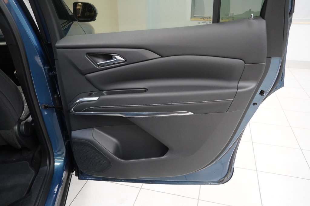 Used 2024 Chevrolet Traverse LS w/ Midnight/Sport Edition AWD/4WD image 25