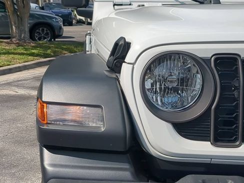 Used 2025 Jeep Wrangler Unlimited Sport AWD/4WD image 10