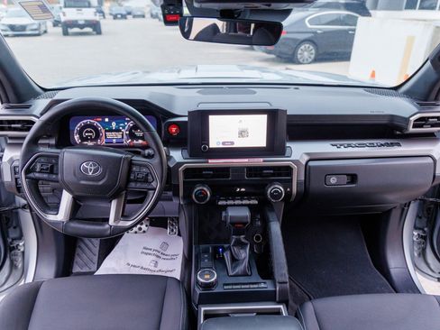 Used 2024 Toyota Tacoma TRD Sport image 43