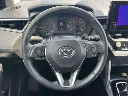 Certified 2023 Toyota Corolla Cross LE w/ Moonroof Package image 15