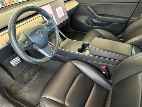 Used 2018 Tesla Model 3 Long Range RWD image 9
