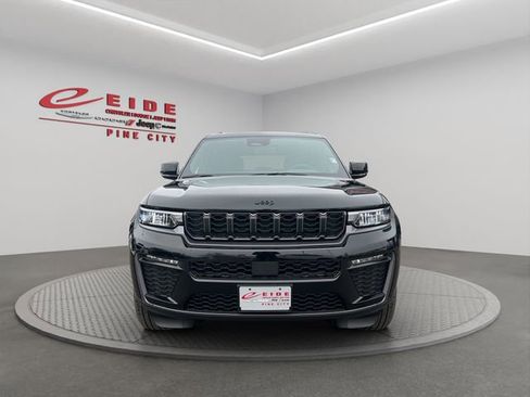New 2026 Jeep Grand Cherokee Limited w/ Limited Altitude Package AWD/4WD image 8